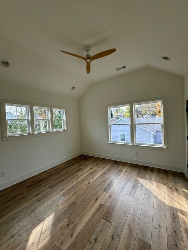 Building Photo - 509 Rosedale Ave