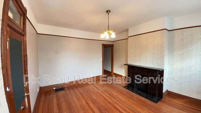 Building Photo - 808 Campbell Ave