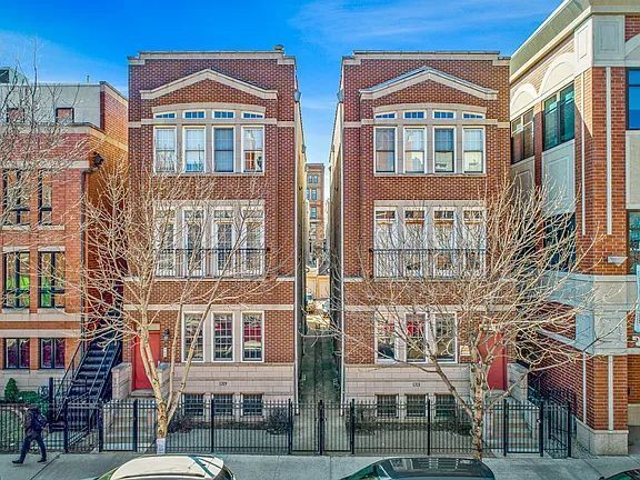 Building Photo - 1319 W Belmont Ave