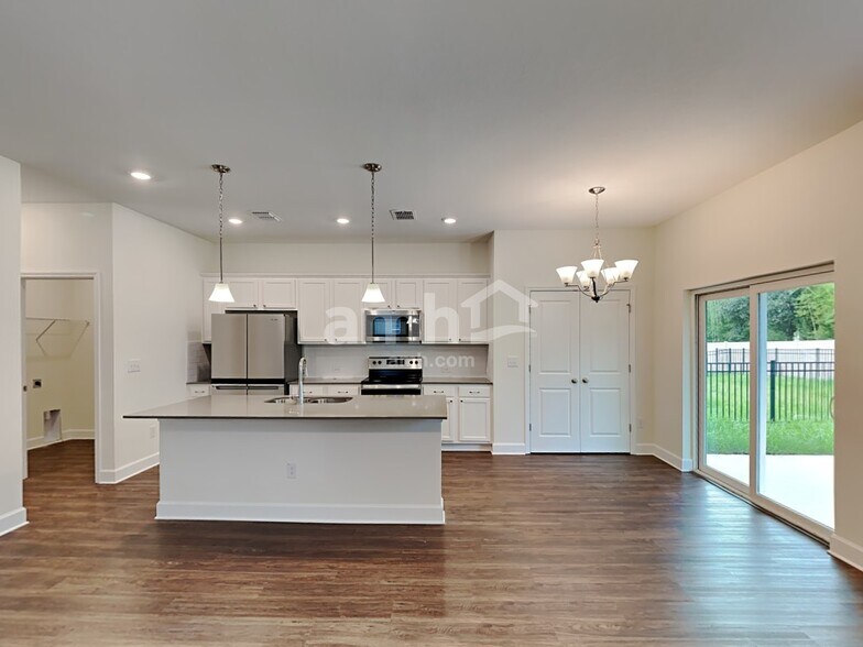 Building Photo - 29558 Cedar Waxwing Dr