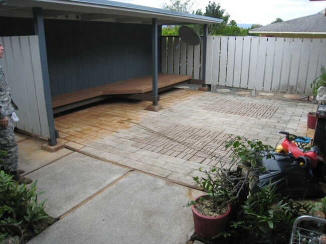 Building Photo - Mililani Town - Single story house with fe...