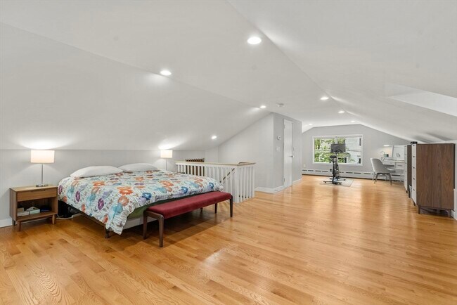 Building Photo - 20 Follen St