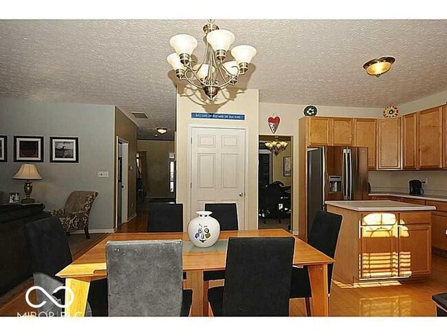 Building Photo - 1367 Hinault Way