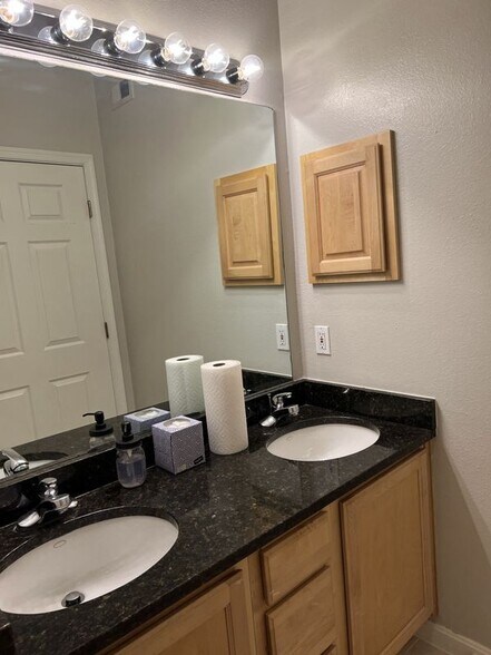 Building Photo - 1530 Spring Gate Dr.