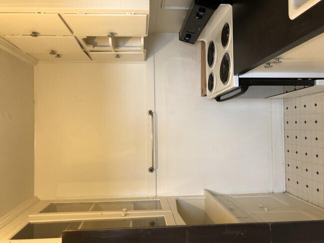 Building Photo - Porter Apartments - Room for rent