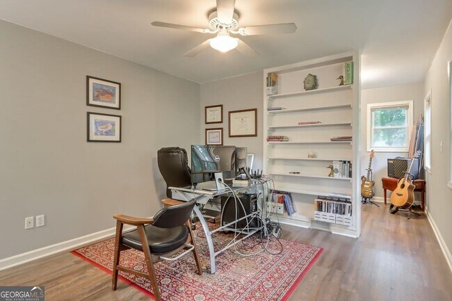 Building Photo - 428 Riverlake Ct