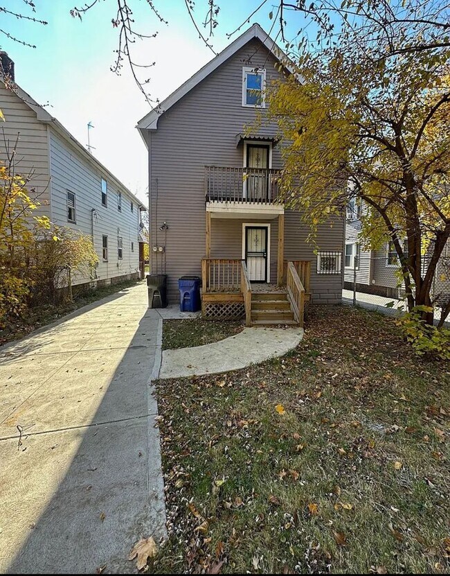 Building Photo - 12009 Griffing Ave