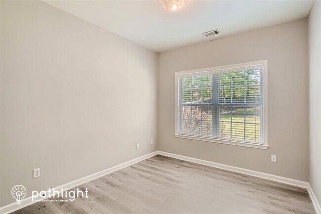 Building Photo - 435 Beckenham Walk Dr