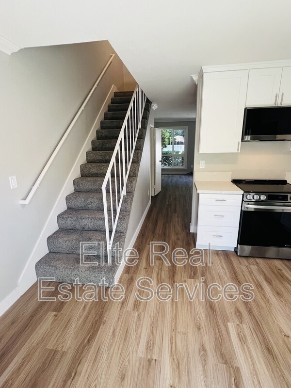 7852 Camino Glorita 7852 Camino Glorita San Diego CA 92122