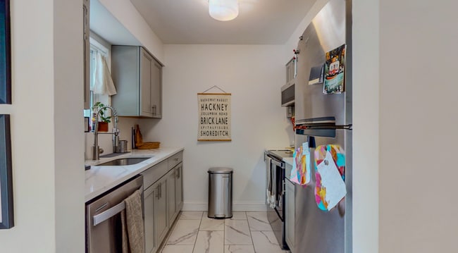 Building Photo - Beautiful 2 Bedroom Multi Level Condo