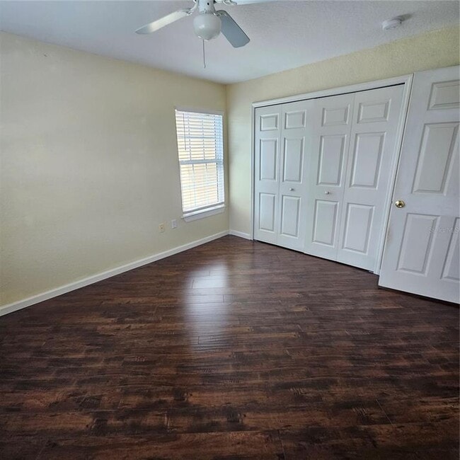 Building Photo - 5483 Vineland Rd