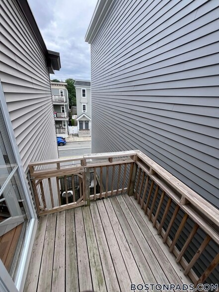 Building Photo - 1084 Dorchester Ave