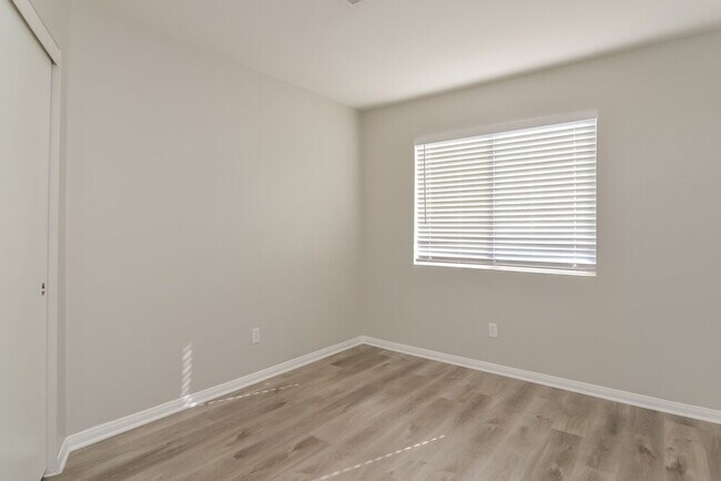 Building Photo - 4910 Rancho Domingo Ct