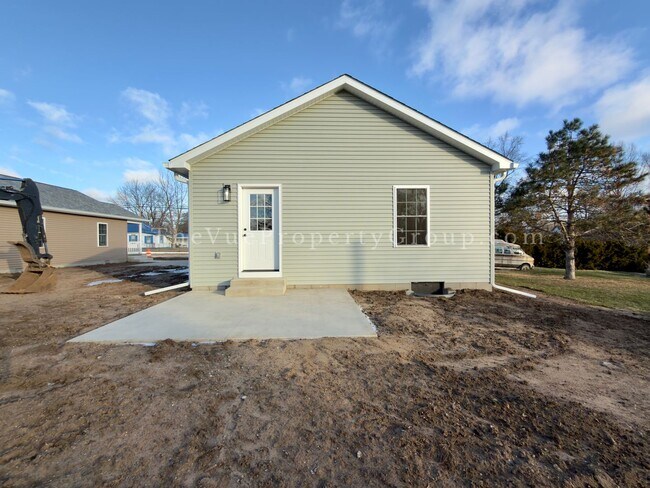 Building Photo - BRAND NEW 3-Bed, 2-Bath Home!