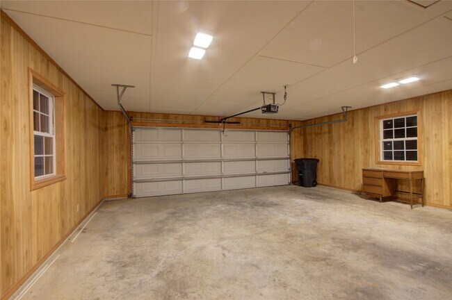 Building Photo - 720 Tennessee Acres Dr