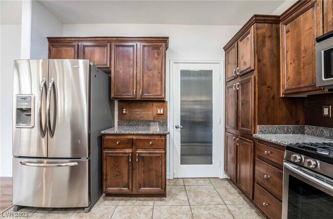 Building Photo - 1537 Moss View Ct