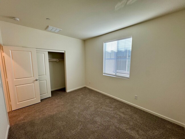 Building Photo - Brand New 4 bedroom Moreno Valley home wit...