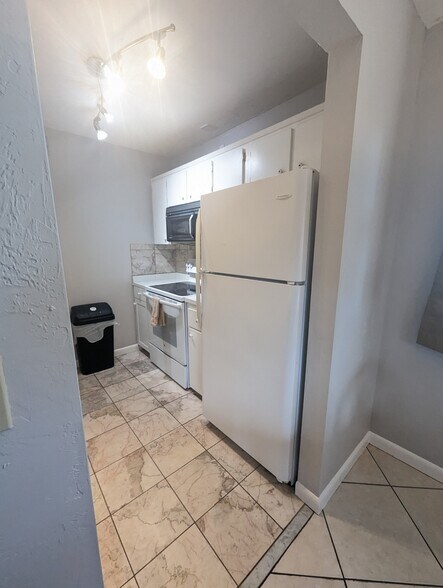 Kitchen - 3124 US HWY 441 SE