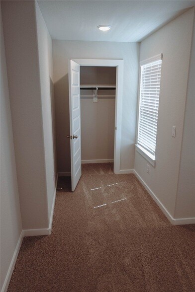 Building Photo - 8538 Blueberry Ash St