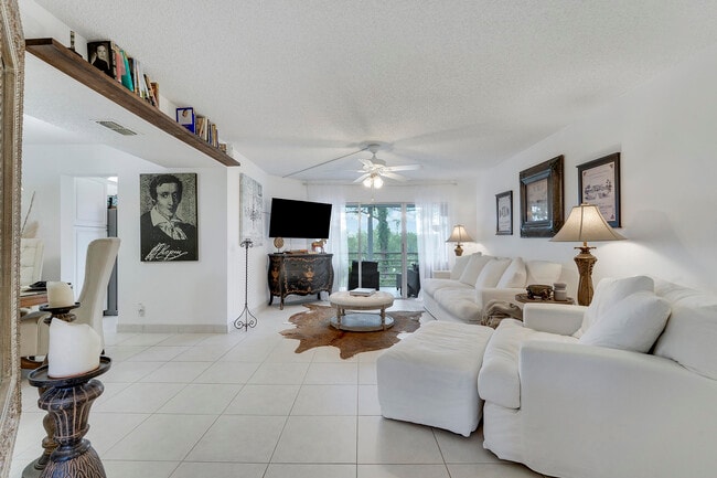 Building Photo - 3755 Via Poinciana