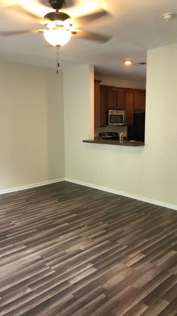 Building Photo - Beautiful Gated Townhome Community