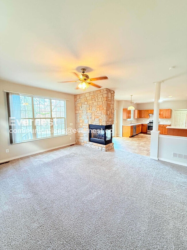 Building Photo - 1660 Brookdale Dr