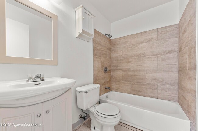 Building Photo - 920 San Filippo Dr SE