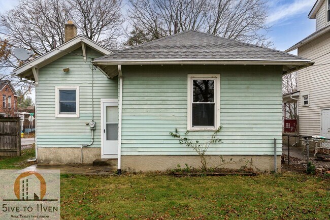 Building Photo - 1203 Arbor Ave