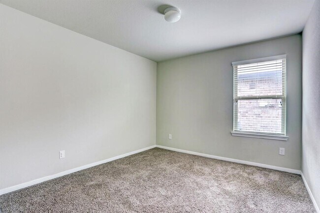 Building Photo - 17842 Auburn Heights Trail