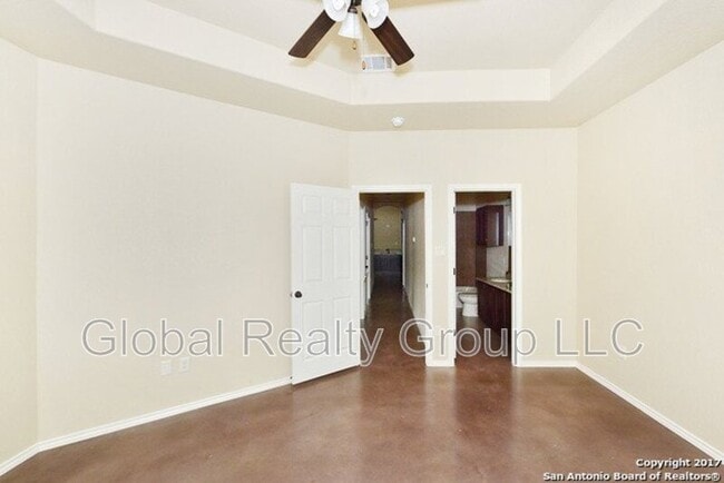 Building Photo - 2557 Pahmeyer Rd