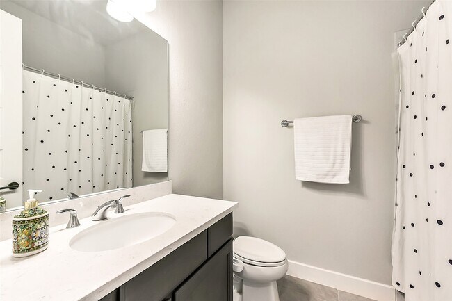 Building Photo - 28289 Emerald Bnd