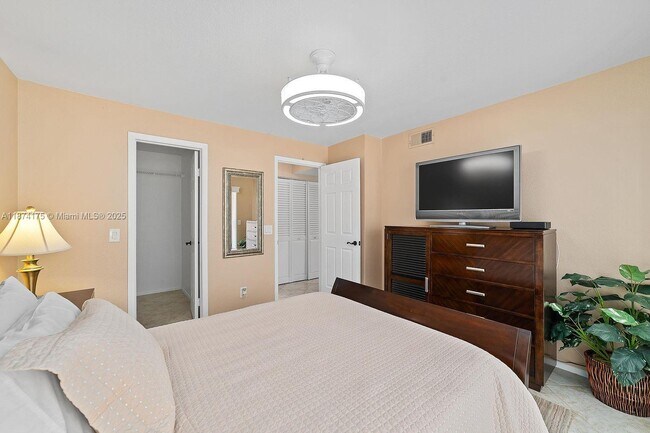 Building Photo - 1760 Palm Cove Blvd
