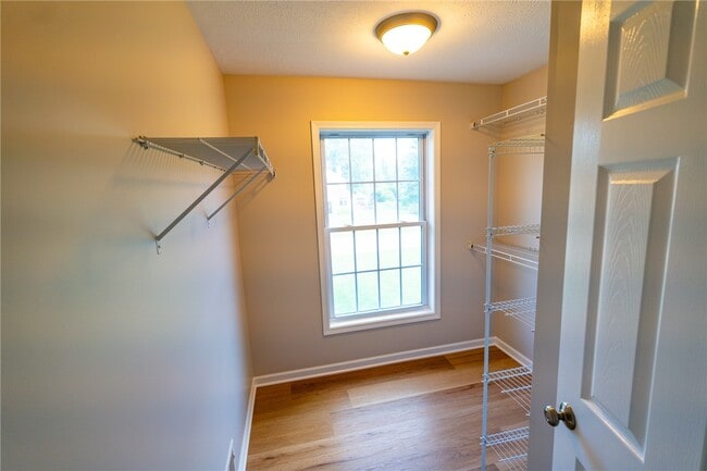 Building Photo - 649 Kayloc Cir
