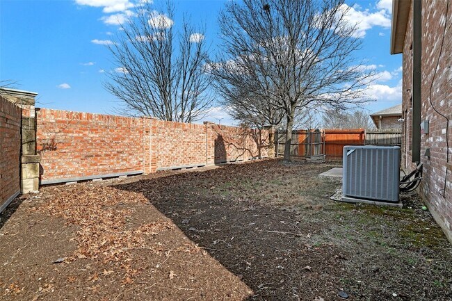 Building Photo - 10876 Rankin Dr