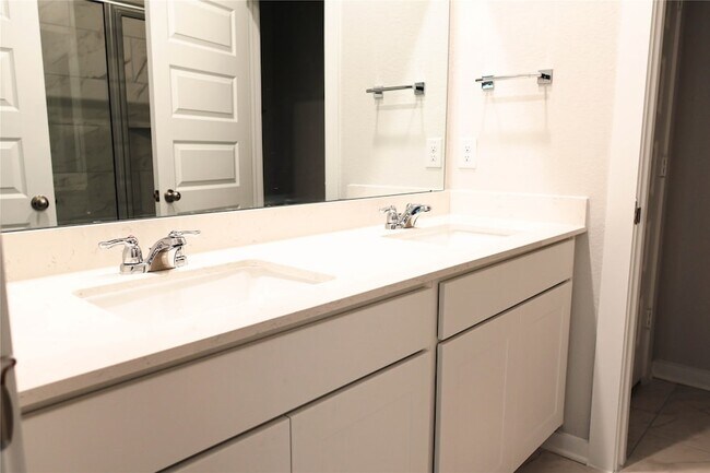 Building Photo - 8567 Blueberry Ash St