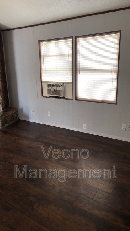 Building Photo - 201 S Preston Rd