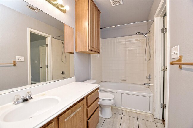 Building Photo - 804 Sable Trail Ct