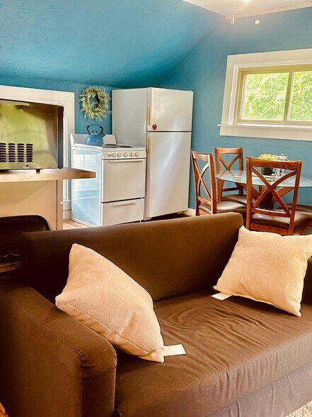 Building Photo - 230 Essex St