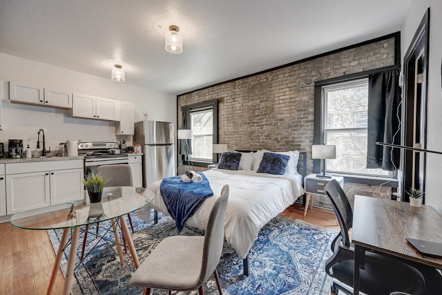 Building Photo - 1925 N Prospect Ave