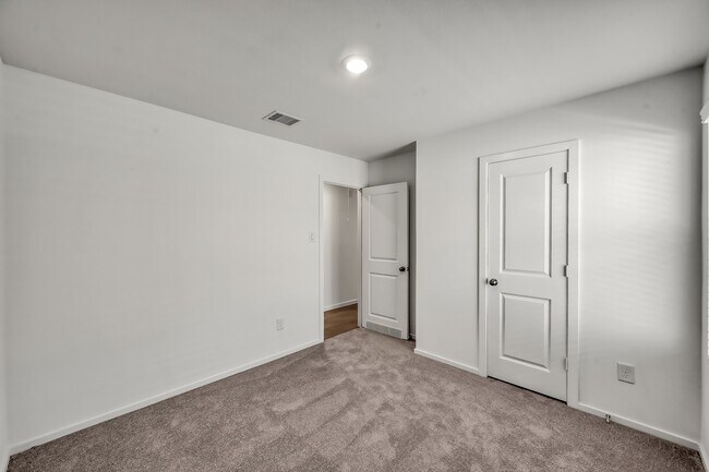 Building Photo - 29635 Knollwood Bay Rd