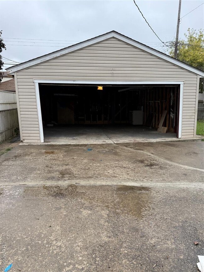 Building Photo - 7219 Hupp Ave