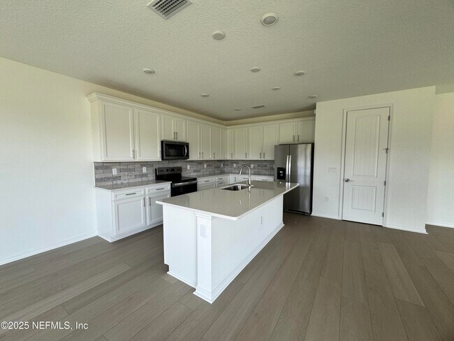 Building Photo - 3321 Harvesters Ct