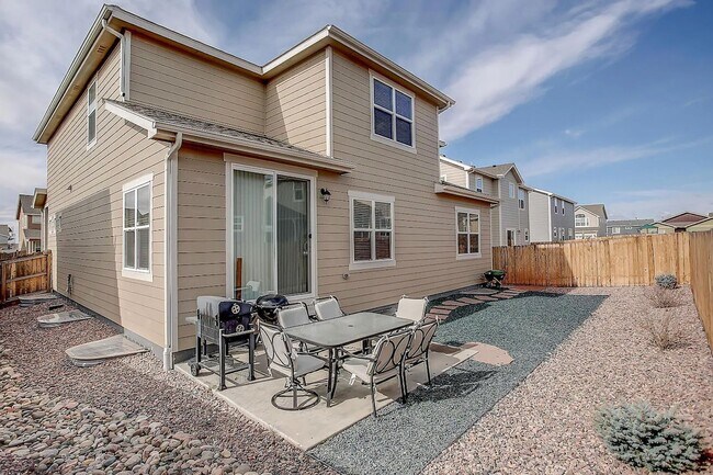 Building Photo - BEAUTIFUL 4BD HOME in NE COL SPGS w/ MAIN-LEVEL MASTER SUITE & AC - Security Deposit Alternative ...