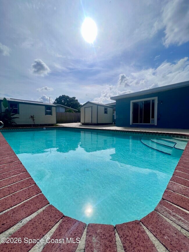 Building Photo - 1717 La Marche Dr