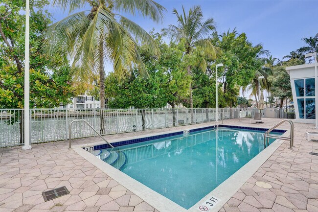 Building Photo - 3000 NE 188th St