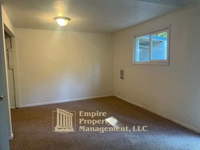 Building Photo - 87948 8th St