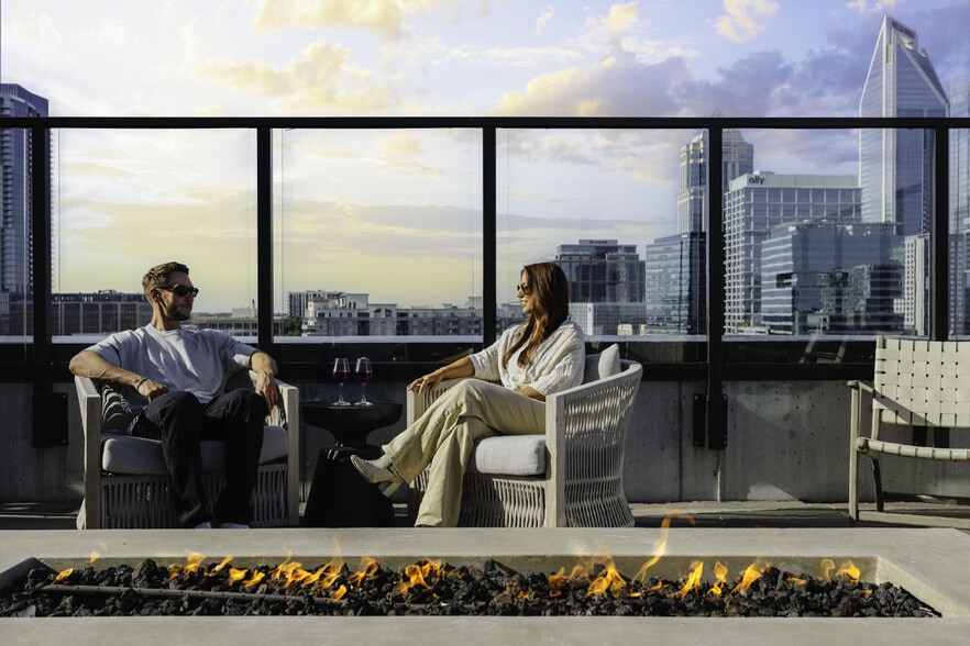 Primary Photo - Overlook at Radius Dilworth