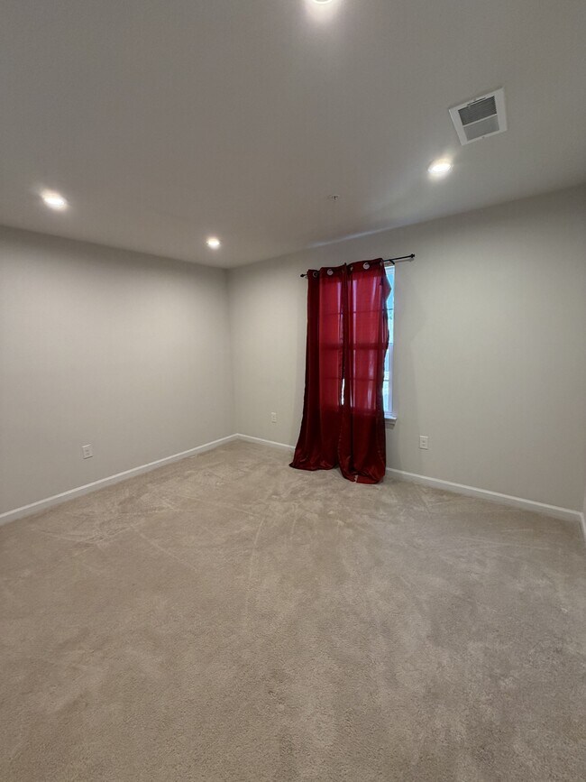 Building Photo - 9518 Royal Tern Dr