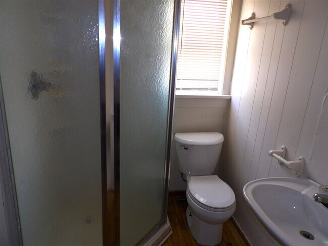 Building Photo - 2611 SW E Ave