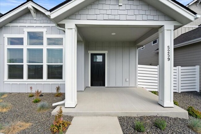 Building Photo - Brand New Spacious 4-Bedroom Home with Mod...